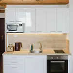 7th Heaven, - Old Town Apartment *