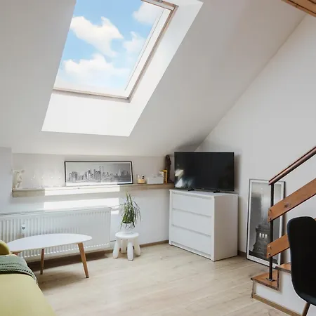 7th Heaven, - Old Town