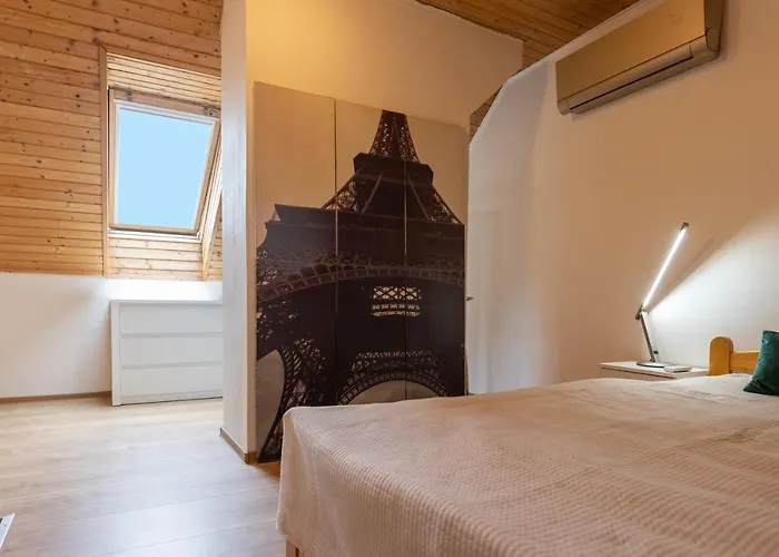 7th Heaven, - Old Town