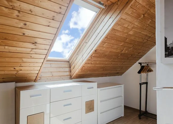 7th Heaven, - Old Town